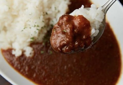 【初心者必見】基本のカレーレシピ|家庭で簡単にできる王道の作り方